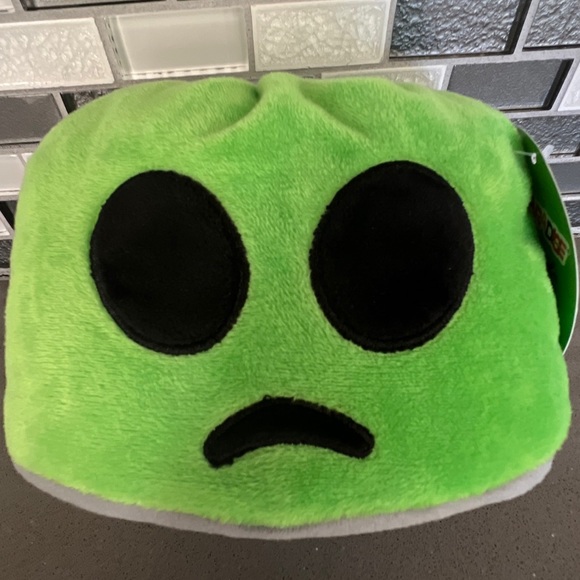 MOODIE Reversible Alien Double Sided Flip Plush / Green & Gray / 5” / BRAND NEW - Picture 3 of 16